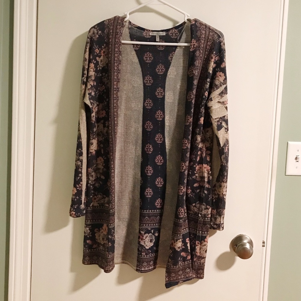 Flowy Patterned Cardigan Like New
